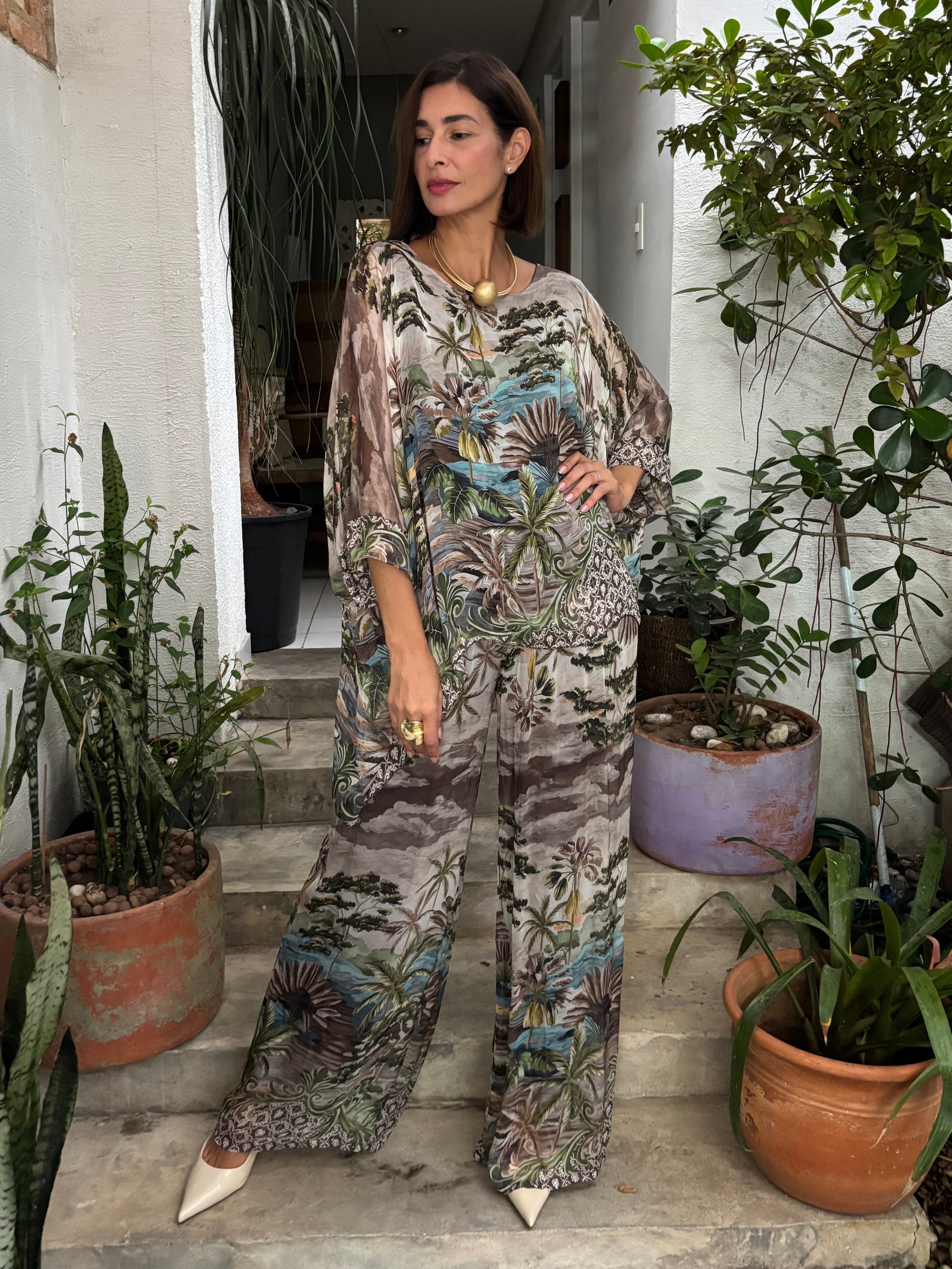 CONJUNTO VERNICE MARRONE