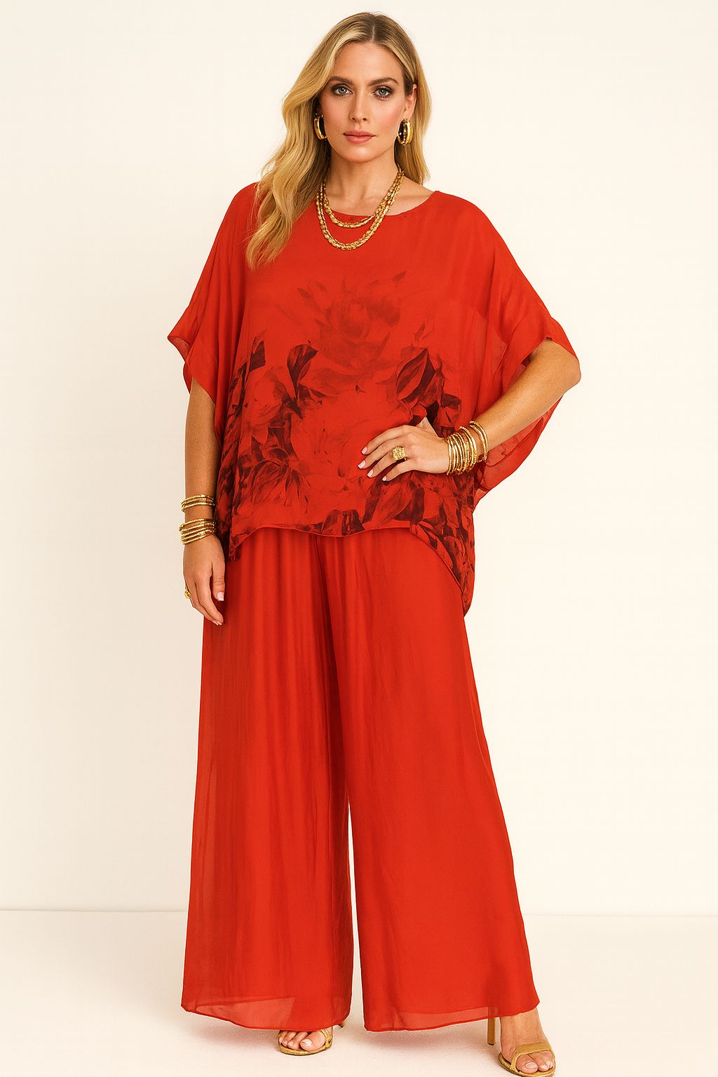 Conjunto Margarita feminino em viscose e seda italiana, modelagem fluida, manga ampla e caimento elegante, ideal do tamanho 40 ao 44.