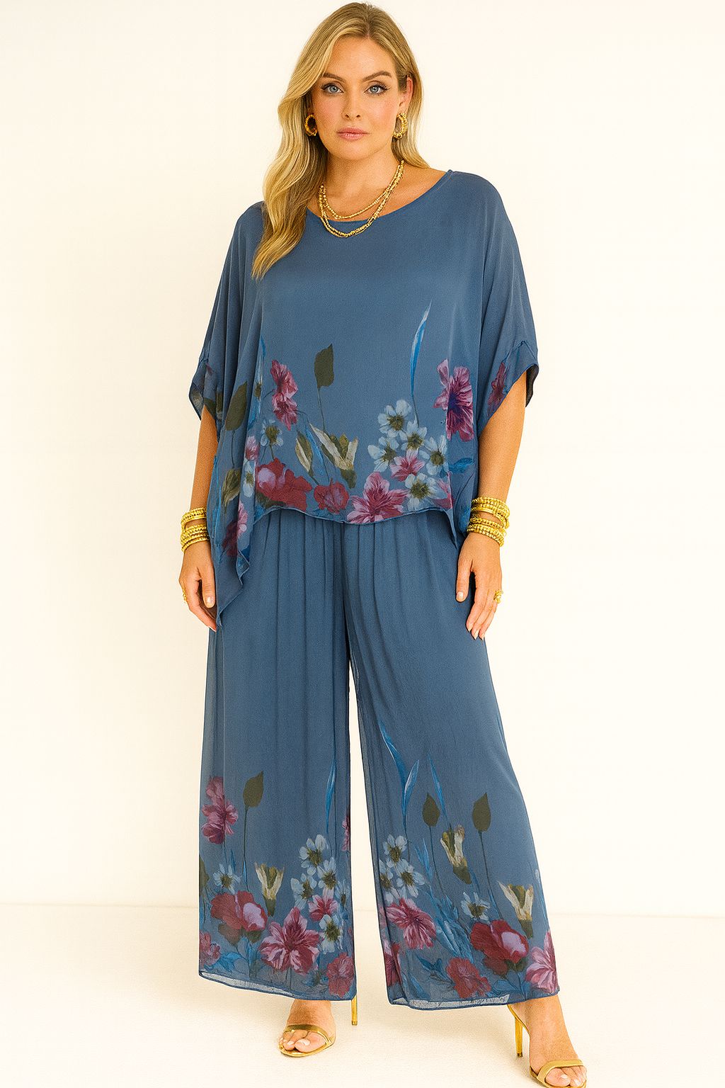 Conjunto Perla italiano em viscose e seda, modelagem fluida e elegante visto de frente