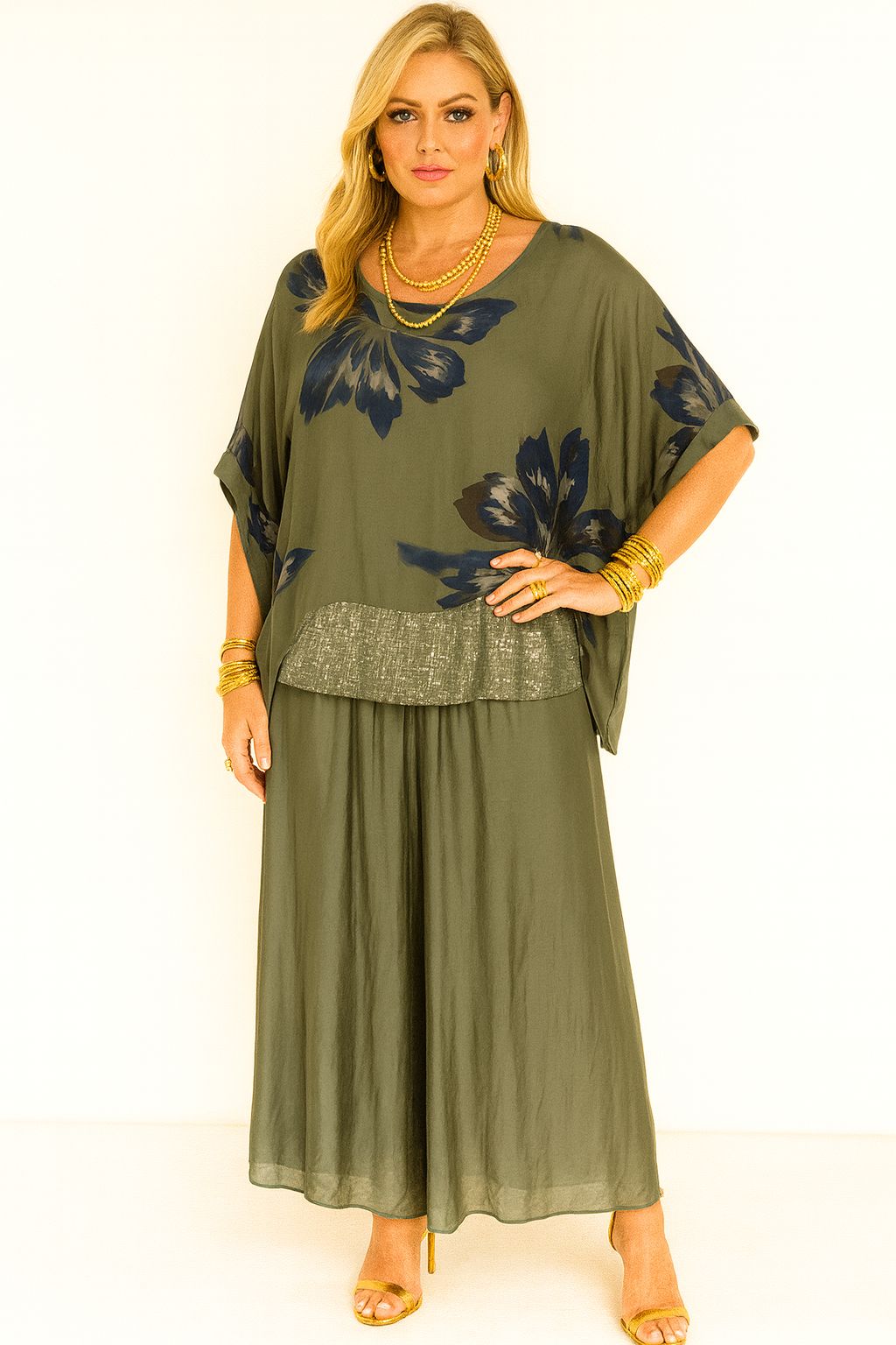 Conjunto Rosalinda italiano em viscose e seda, modelagem leve e elegante vista de frente