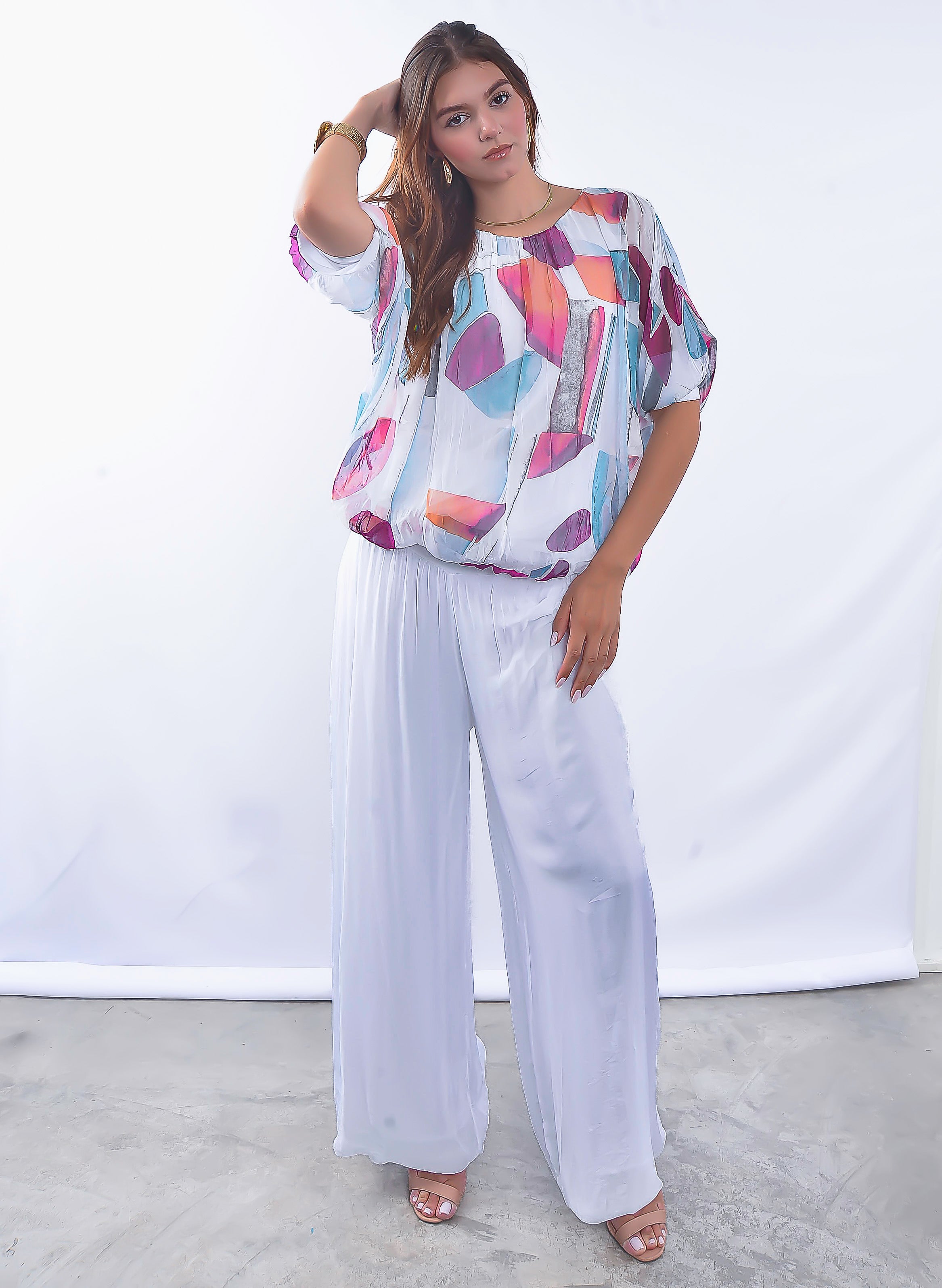 Conjunto italiano de verão em viscose e seda, ideal para ocasiões casuais chiques.