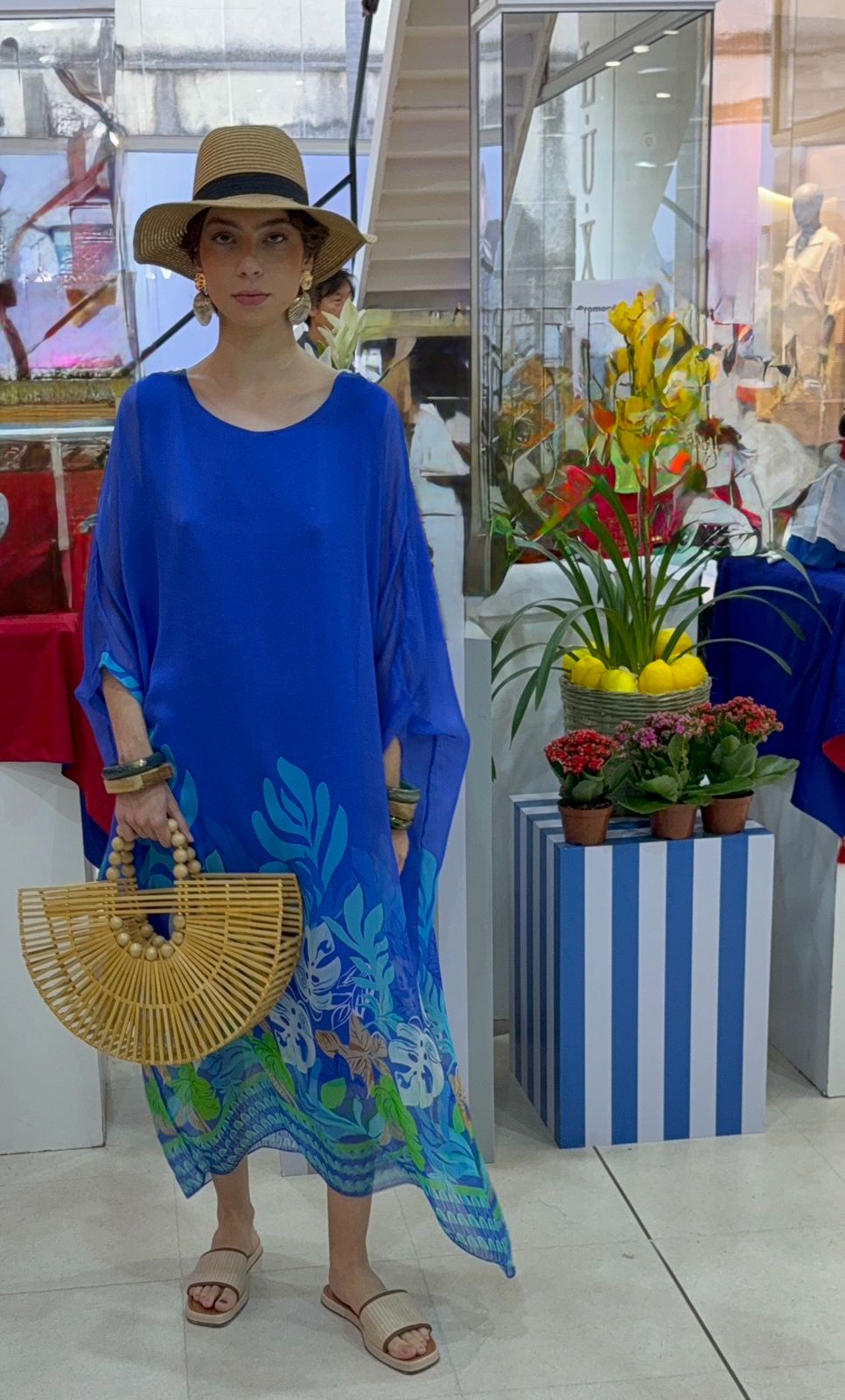 Vestido feminino italiano frente, em tecido de viscose e seda