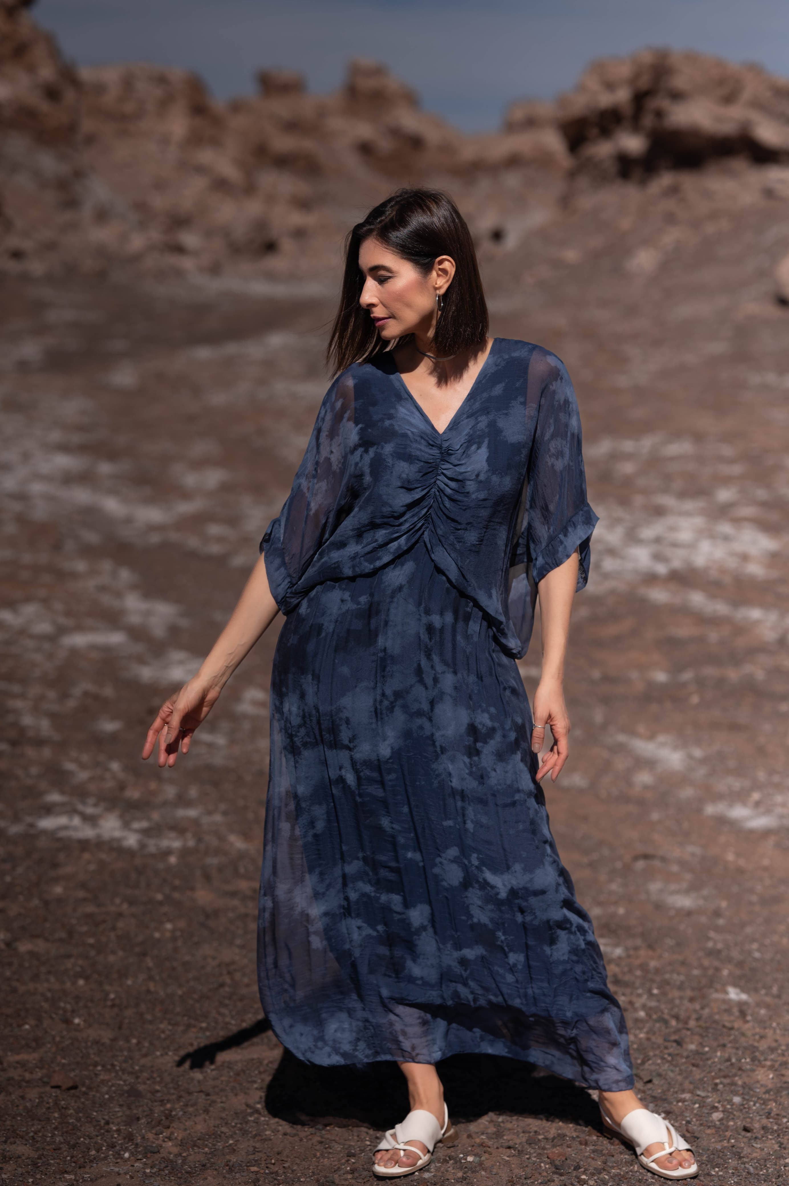 Vestido feminino Molise em linho italiano, conforto e sofisticação.